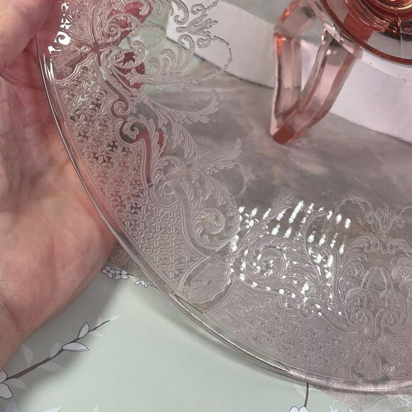 Pink Depression glass etched floral scroll pattern oval platter handle. - Picture 4 of 13